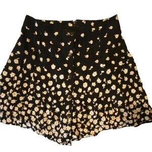 Vintage juniors black floral high rise mini skort, shorts diff. Pattern, Size 7